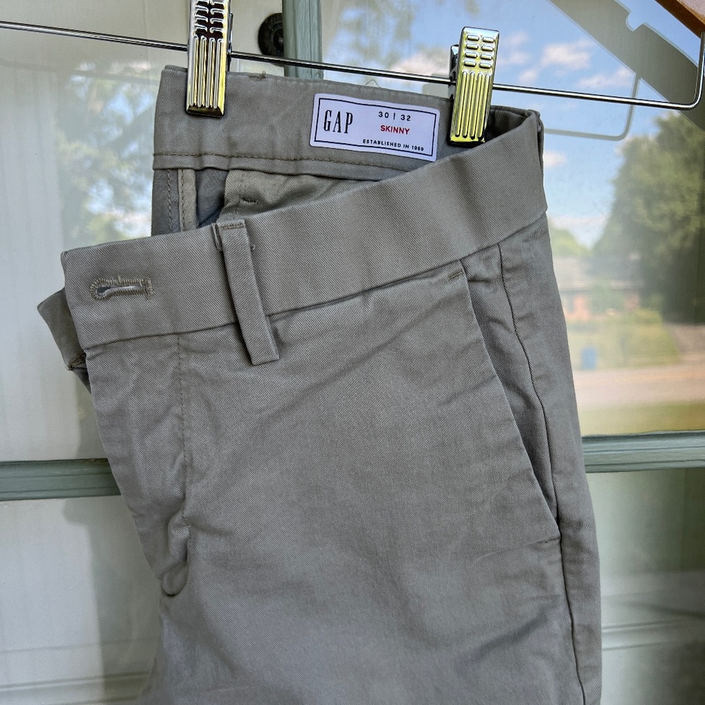 Gap Skinny/Slim Grey Pant - 30x32